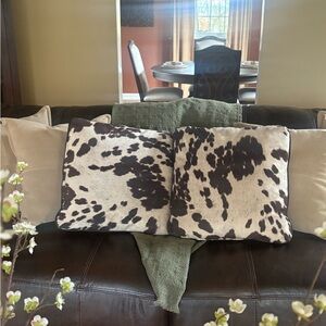 Set of 2 faux cowhide large throw pillows - 20x20 - new